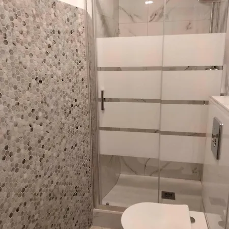 Centro - Due Torri Palace H - And בית הארחה בולוניה