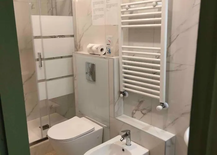 בית הארחה Centro - Due Torri Palace H - And 3*